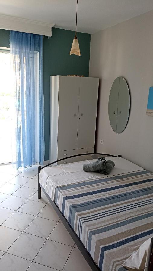 VI Home Pefkochori Bagian luar foto