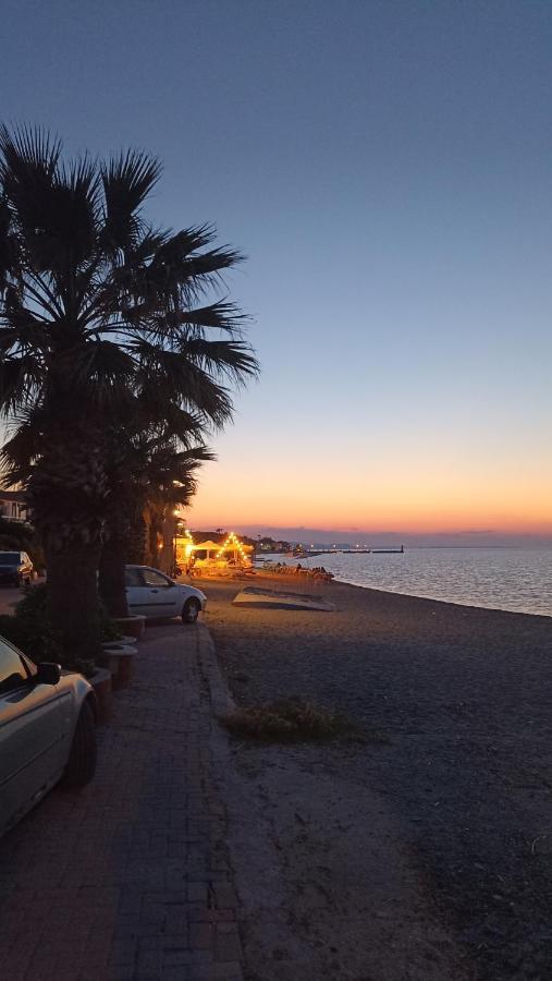 VI Home Pefkochori Bagian luar foto