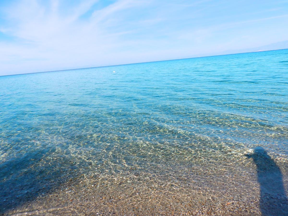 VI Home Pefkochori Bagian luar foto